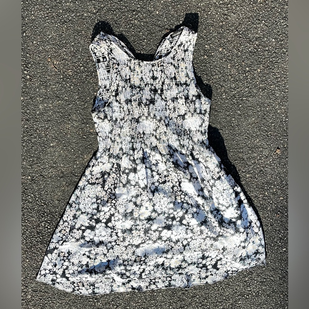 Club Monaco Midi Floral Black and White Sun Dress. Empire Waist. Size 10